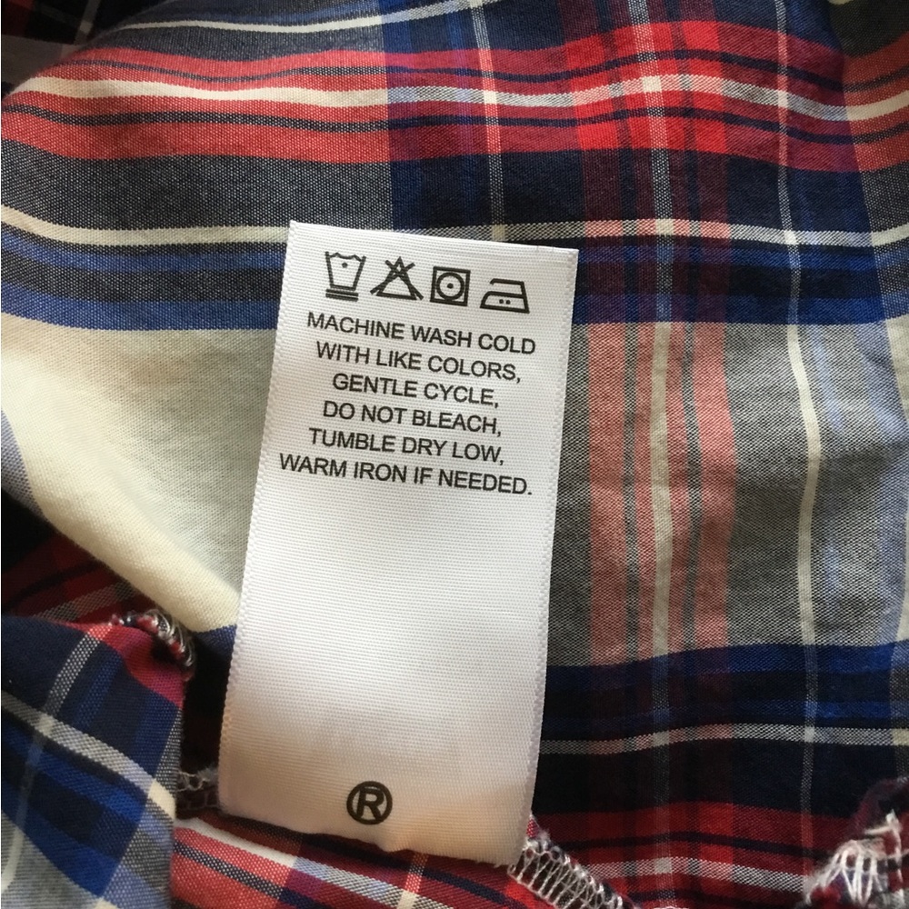 Levi’s Sleeveless Plaid Button Down Shirt - Picture 5 of 6